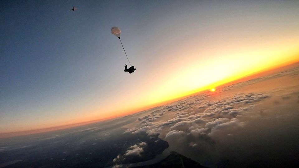 Skydive Over Niagara Falls Skydive The Falls